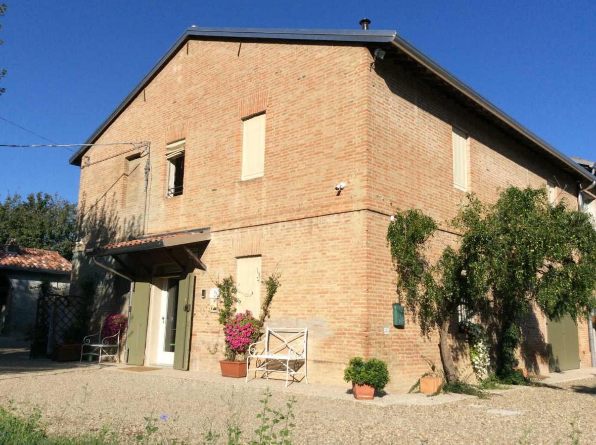 Agriturismo "La Fondazza" Имола Экстерьер фото